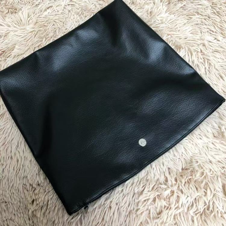 Black style minimalist PU leather rolled edge large capacity handbag for women, European and American retro artistic clutch bag, casual clip bag