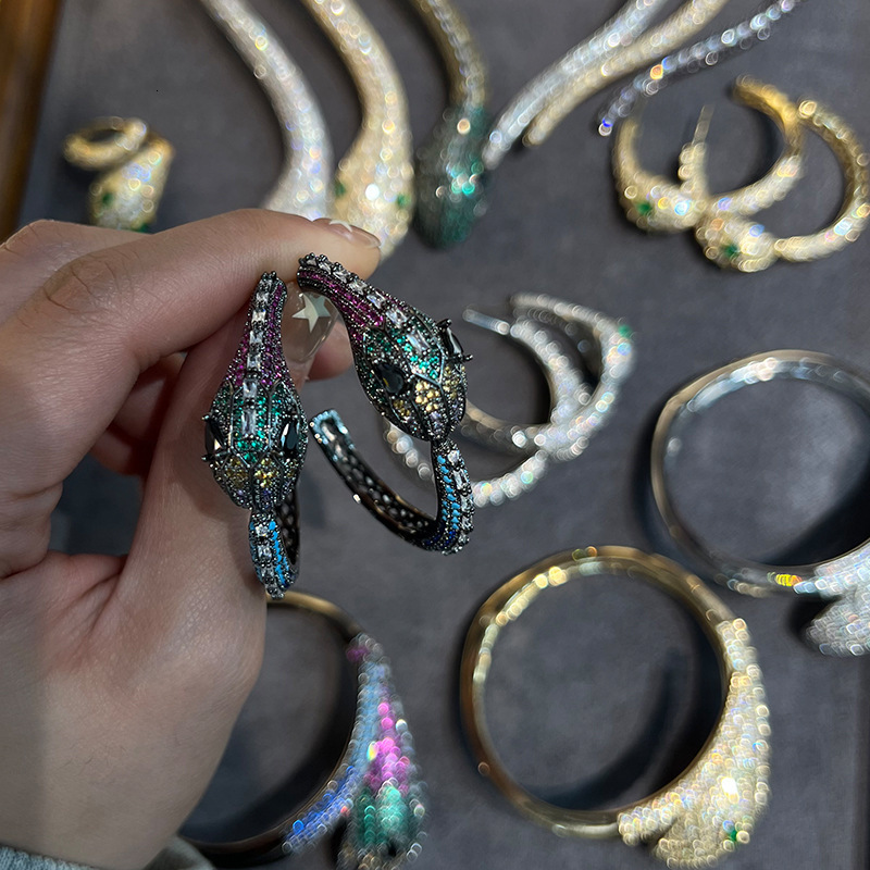 Spirit Snake High-end Heavy Jewelry Set French Fashion Show Zircon Inlaid Rhodium Plated Bracelet Ring Snake Year Necklace250711