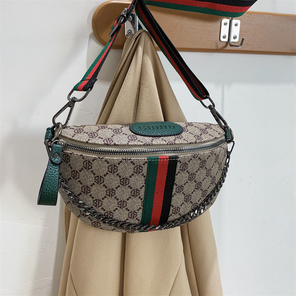 2025 Fashionable and Casual Chest Bag for Women Versatile Chain-Handle Handbag Incredibly Popular on Ins Bag Small Handbag White-collar worker Office 