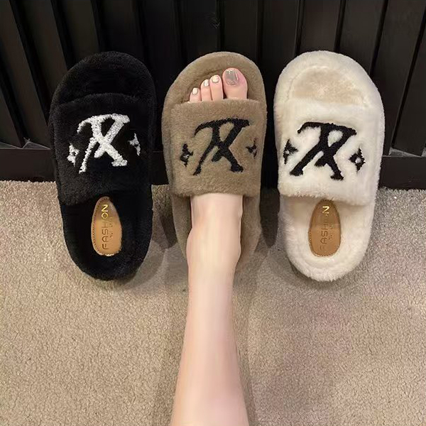 Designer plush cotton slippers, flip flops, fashionable anti slip women's slippers, women's plush indoor warm shoes