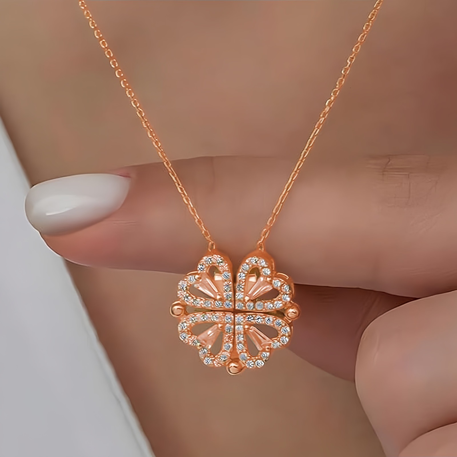 Fashion Double Wear Magnet Four Heart Flower Pendant Necklace For Women Sweet Sexy Female Stainless Steel Neck Chain Jewelry250711