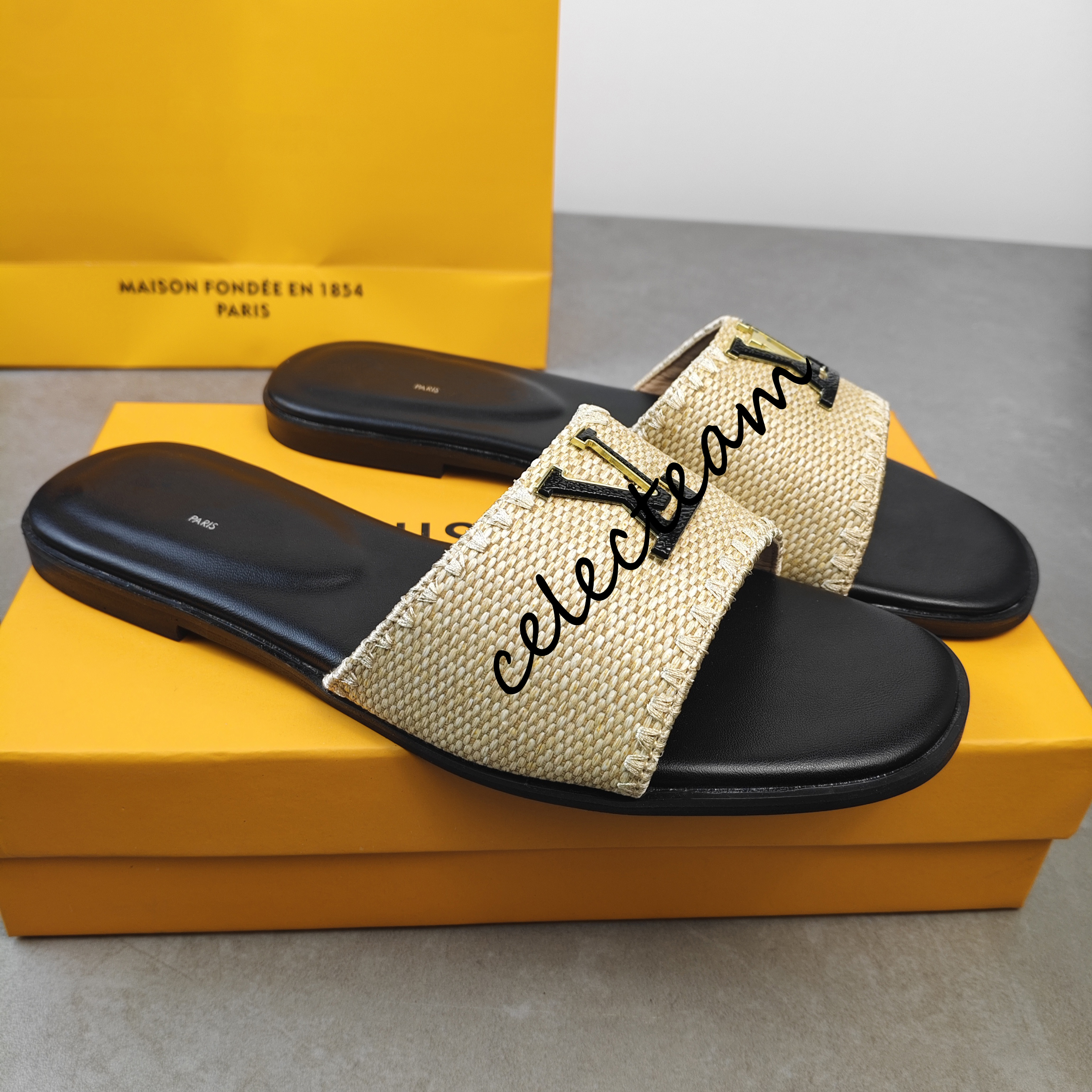 New Designer Sandals Classics Old Flower Slides Brown Slippers Womans Sandals Letter Peep Toe Shoes Indoor Home Outdoor Women Shoe size 35-45