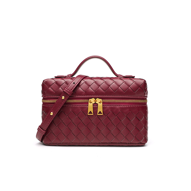Hand - woven bags new style small square bags with a sense of high - end hand - held box bags single - shoulder and cross - body makeup bags