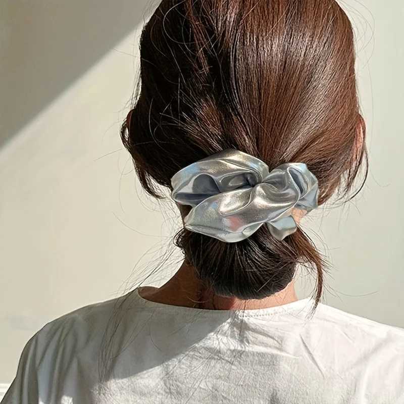 Medium Y2K Hair Band - Silver Elastic Sweet Simple Design Suitable for Valentines Day and New Year Party Accessories. Y250711