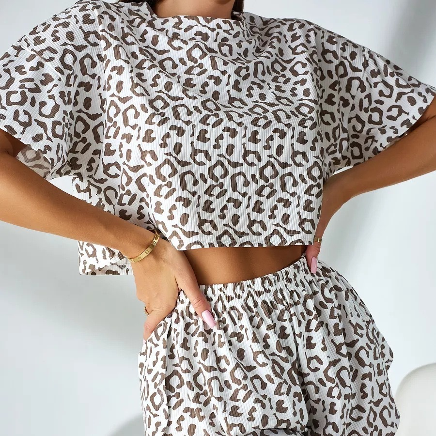 Sexy spotted leopard lace vest shorts suit fashion tight figure summer girl suit navel top