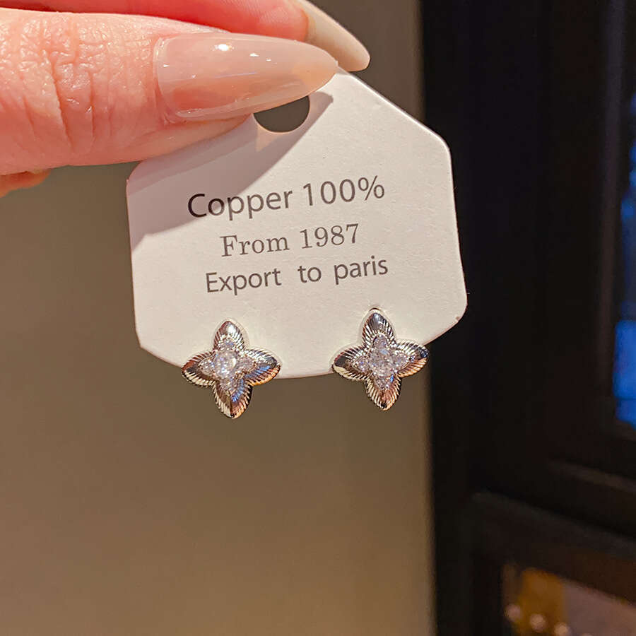 INS Hot Luxury Jewelry Designer Earrings For Women Four-Leaf Clover Earrings 18K Gold Silver Needle Zircon Flower Earrings High End Commuter Versatile