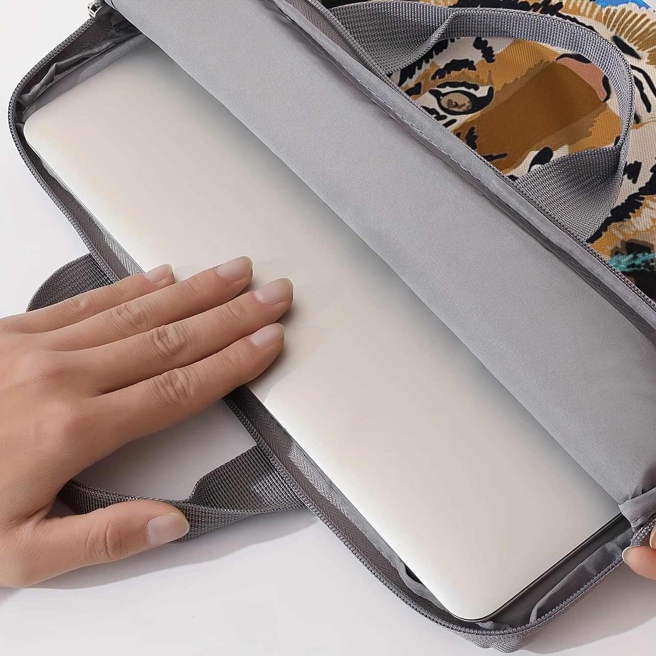 One piece set two styles tiger patterned laptop bag and briefcase suitable for 14 inch laptops 250710