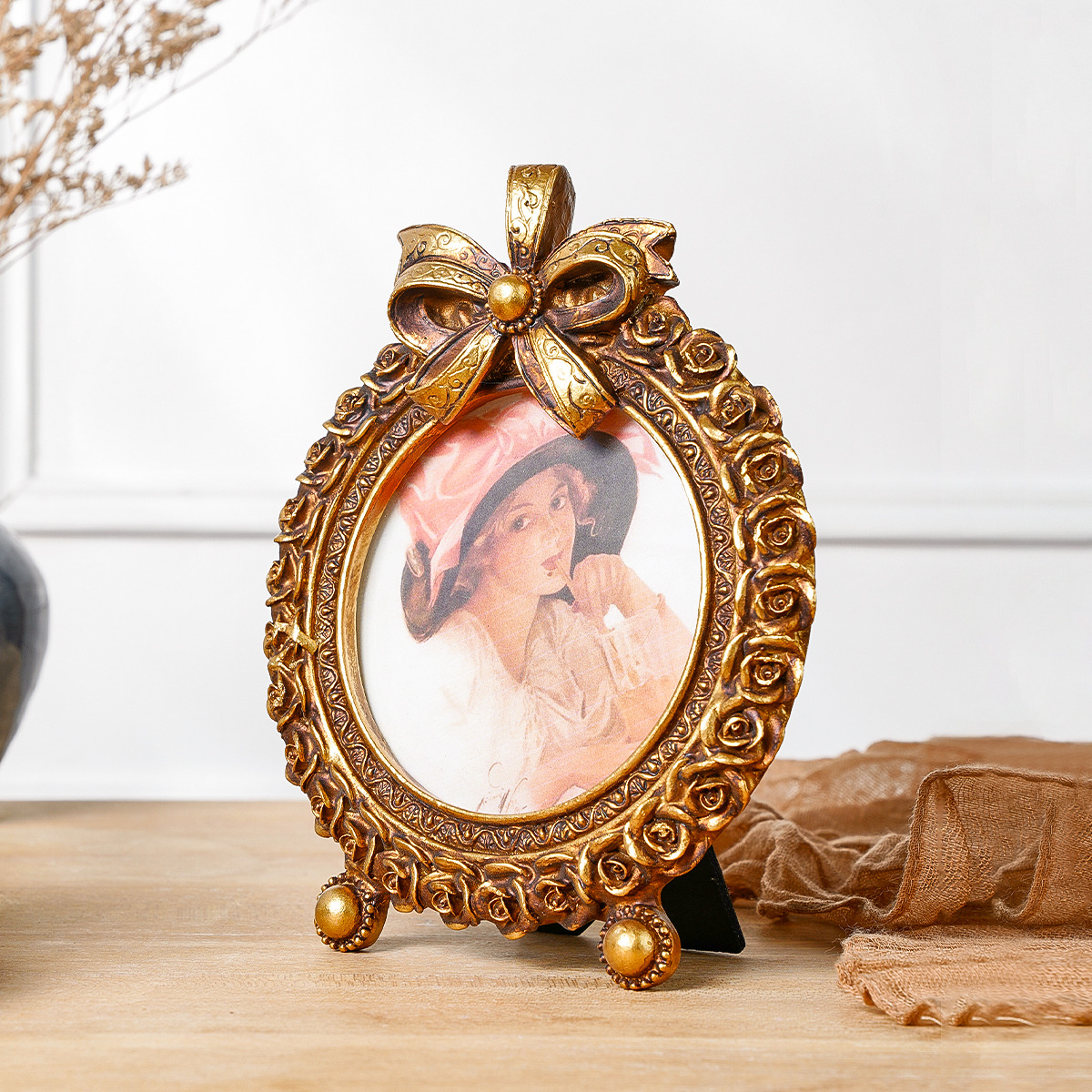 1PC, resin material gold retro three-dimensional pattern round decorative photo frame, warm home desktop decoration ornaments H260306