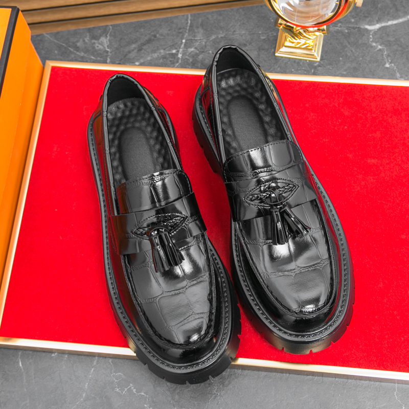 6321- New tassel thick soled high rise leather shoes British fashion business formal shoes hairstylist men's shoes big head round head casual lea