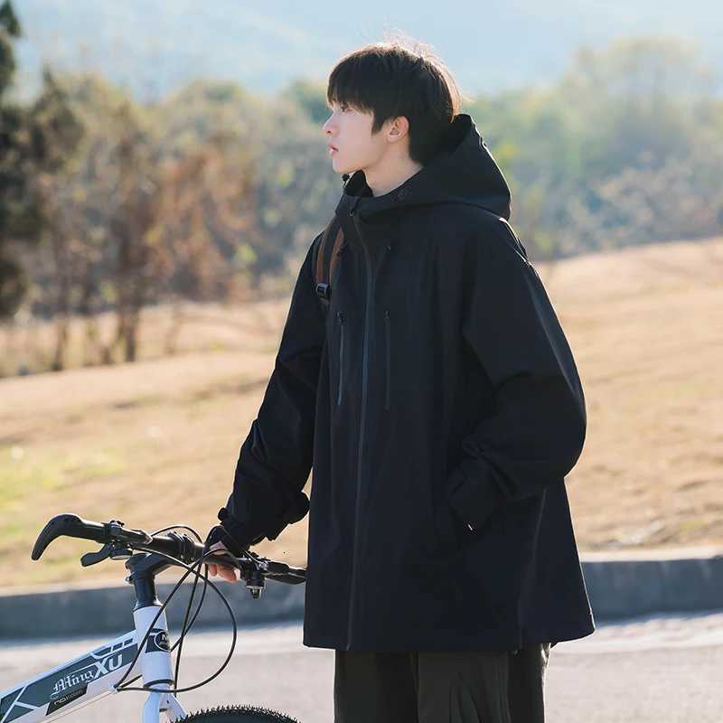 Mens Hiking Jackets Waterproof Mountaineering Jacket Windproof Windbreaker Camping Running Hooded Design Women Windbreaker W250711