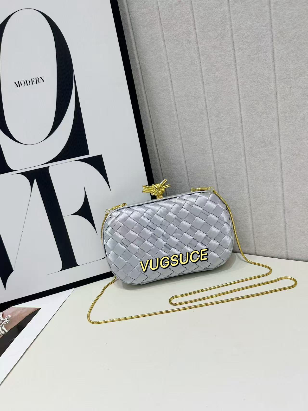 Designer Bag Luxury Bag Shoulder Bag New Women's Bag B Woven bag grab bag dinner bag Hand woven bag knitting bag 13*6cm Practical and high-qualit