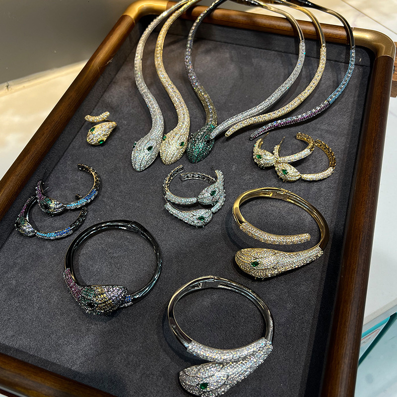 Spirit Snake High-end Heavy Jewelry Set French Fashion Show Zircon Inlaid Rhodium Plated Bracelet Ring Snake Year Necklace250711