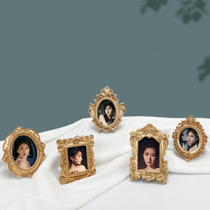 European Victorian Style Retro Gold Mini Picture Luxury Small Photo Frame Display Accessories Ornaments Photography Props H260306