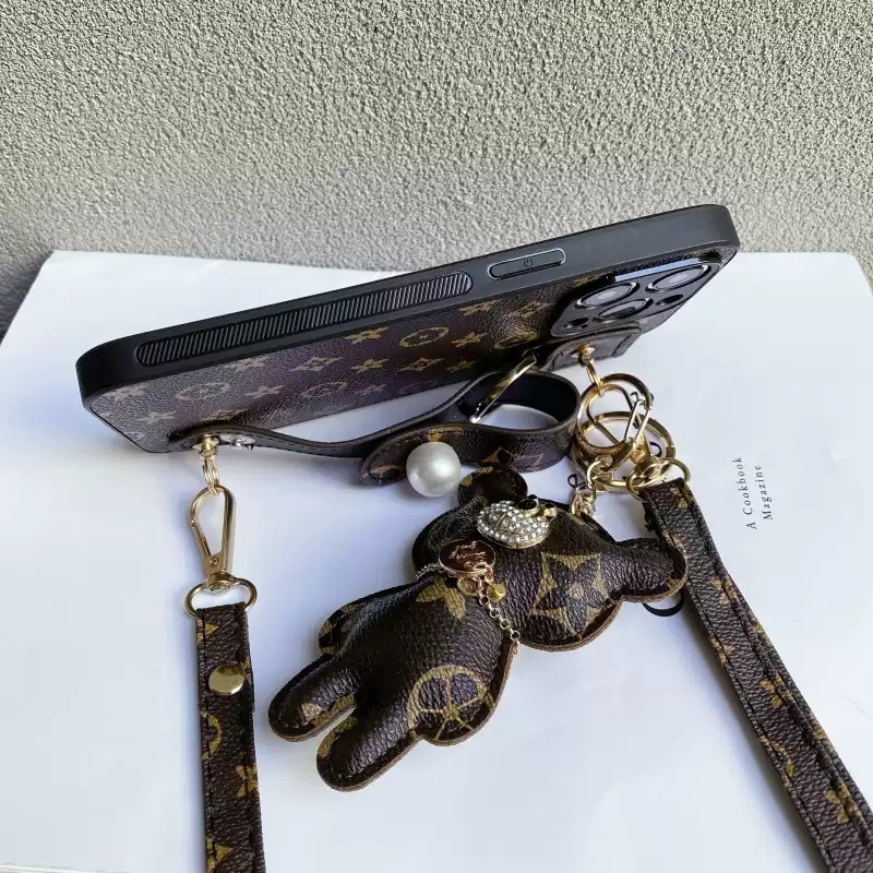 Luxury Trendy Brand Old Pattern Compatible with iPhone 15 Pro Pearl Wrist Strap 11 Apple 13 Phone Case 12 Highend 250711