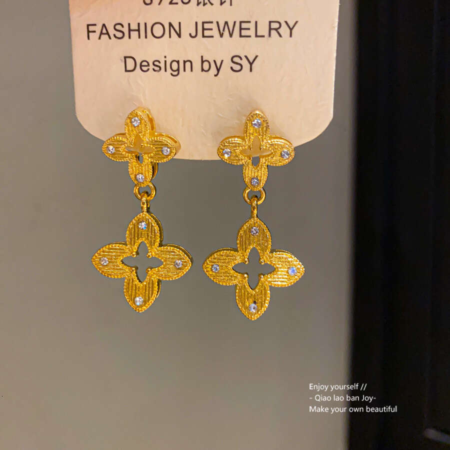 INS Luxury jewelry designer earrings For Women silver needle inlaid with diamonds hollowed out flower pendant high-end clover earrings exquisite simpl