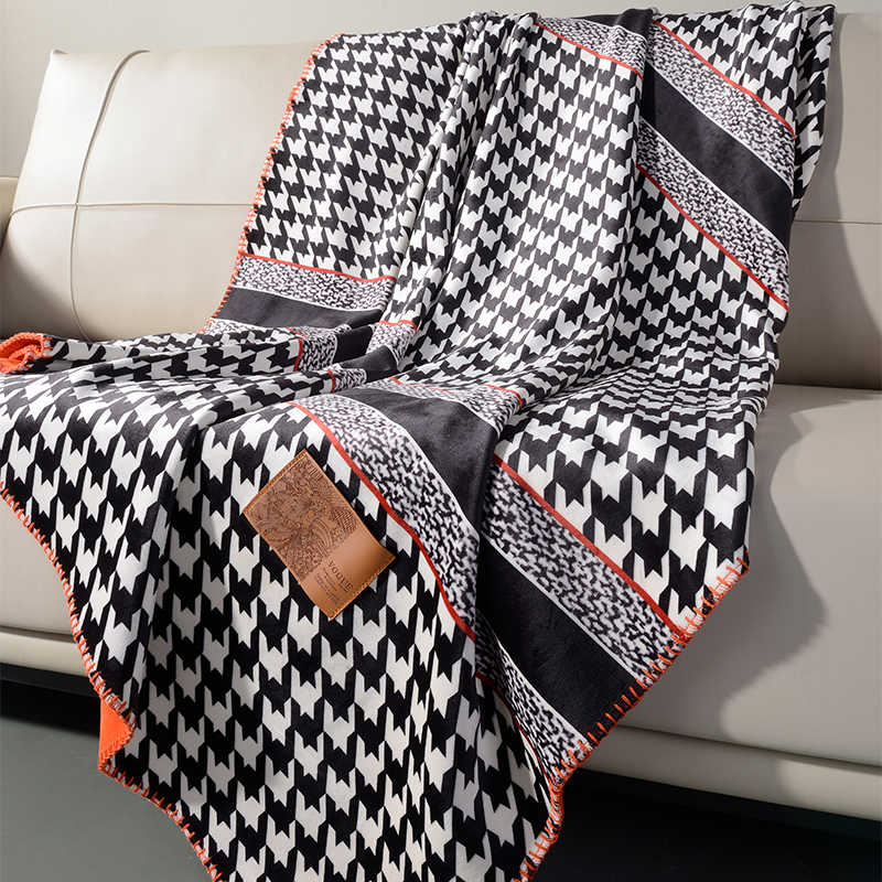 Gedingni brocade fox fur blanket can be customized as a fashionable and high-quality home blanket for nap and sleep