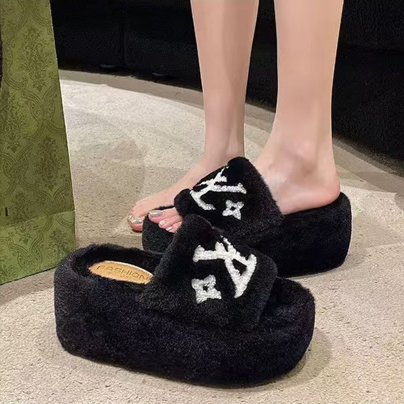 Designer plush cotton slippers, flip flops, fashionable anti slip women's slippers, women's plush indoor warm shoes Thick soled plush sandal