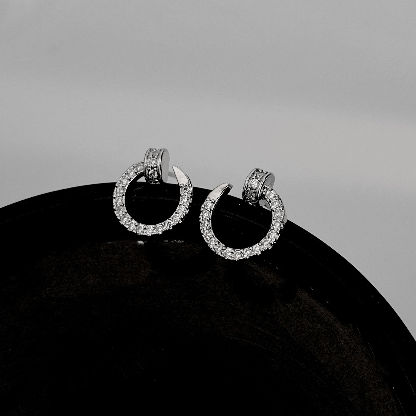 Fashion High-End Design English G Letter Micro Inlaid Zircon Earrings Exquisite Light Luxury Simple Versatile Elegant 250710