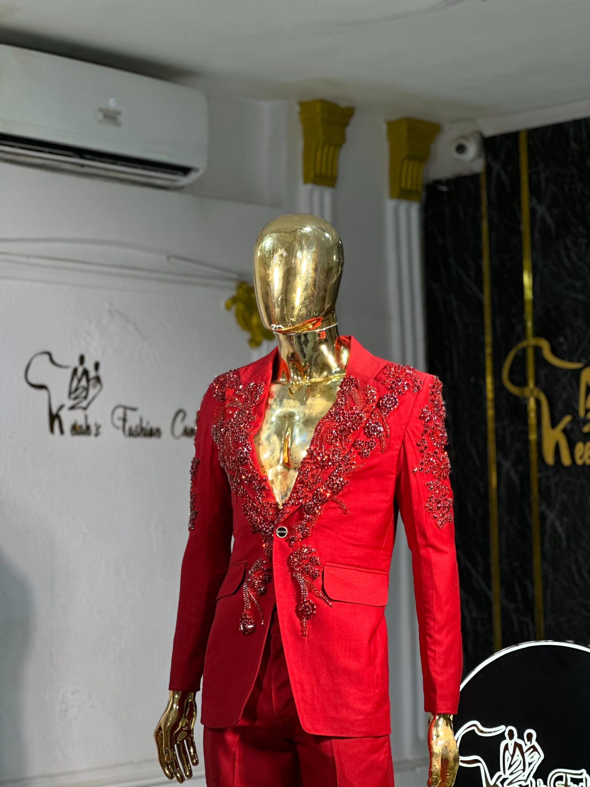 Elegant Men Suits 2 Pieces Appliques Crystal Notched Lapel Jacket Tailor-Made Blazer One Button Groom Evening Prom Party Customized Coat Pants Plus Si