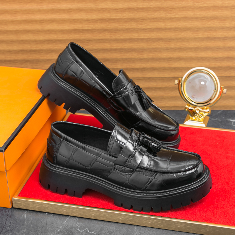 6321- New tassel thick soled high rise leather shoes British fashion business formal shoes hairstylist men's shoes big head round head casual lea