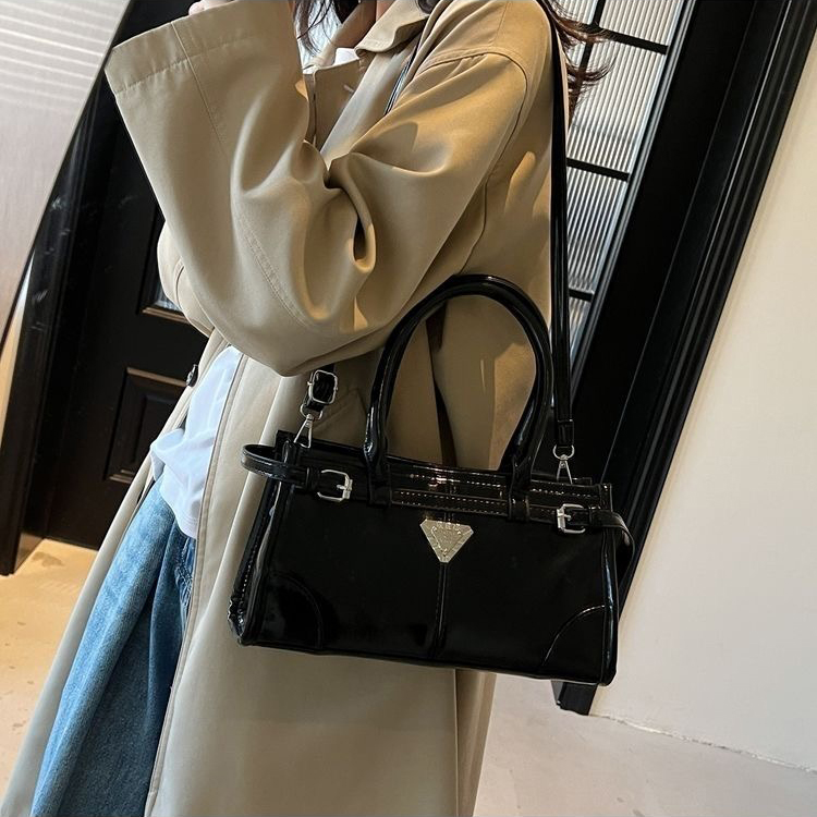 Tote bag Designer Bag Oil Wax Skin Luxury Handbag Women's Fashion Designer Bag 2025 High Quality Underarm Bag Wallet Large Capacity Shopping Bag 