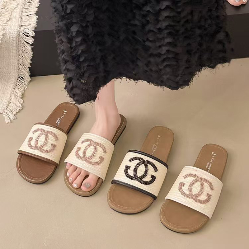 New Luxury designer Women Sandals quilted chan Jelly Style Casual Women Flat Slippers Summer Beach Women Slides Macaron sandalias Tories thong