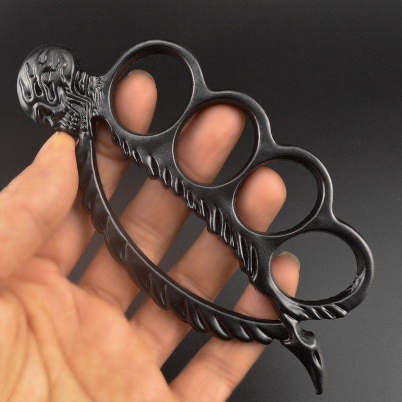 Free shipping designer Cross-Border Finger Tiger Four-Finger Beauty Ghost Hand Fist Ring Finger Ring Defense Supplies Knuckle Sleeve Finger Ring Fist 