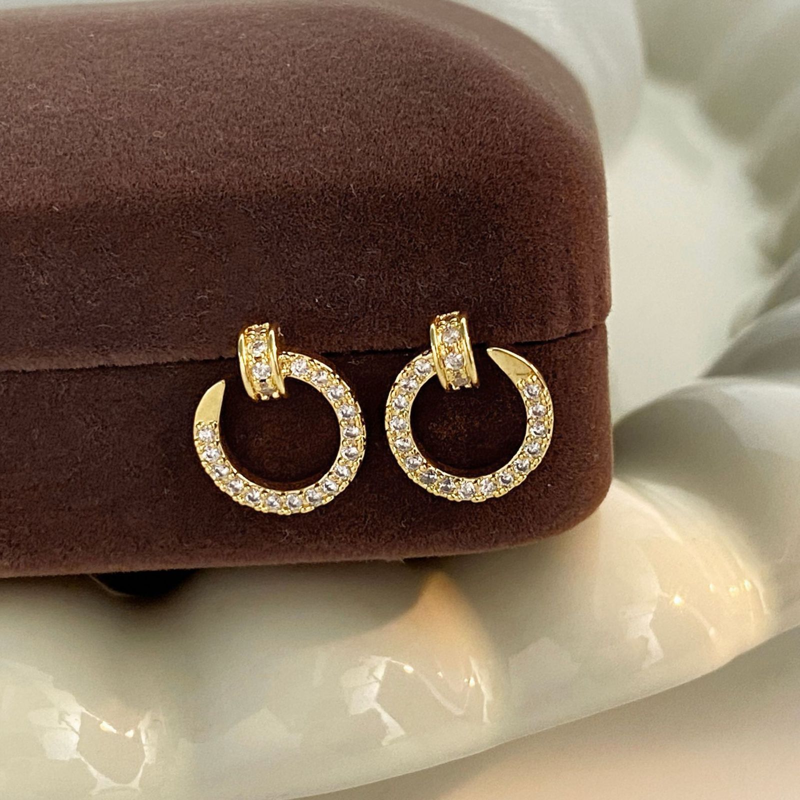 Fashion High-End Design English G Letter Micro Inlaid Zircon Earrings Exquisite Light Luxury Simple Versatile Elegant 250710