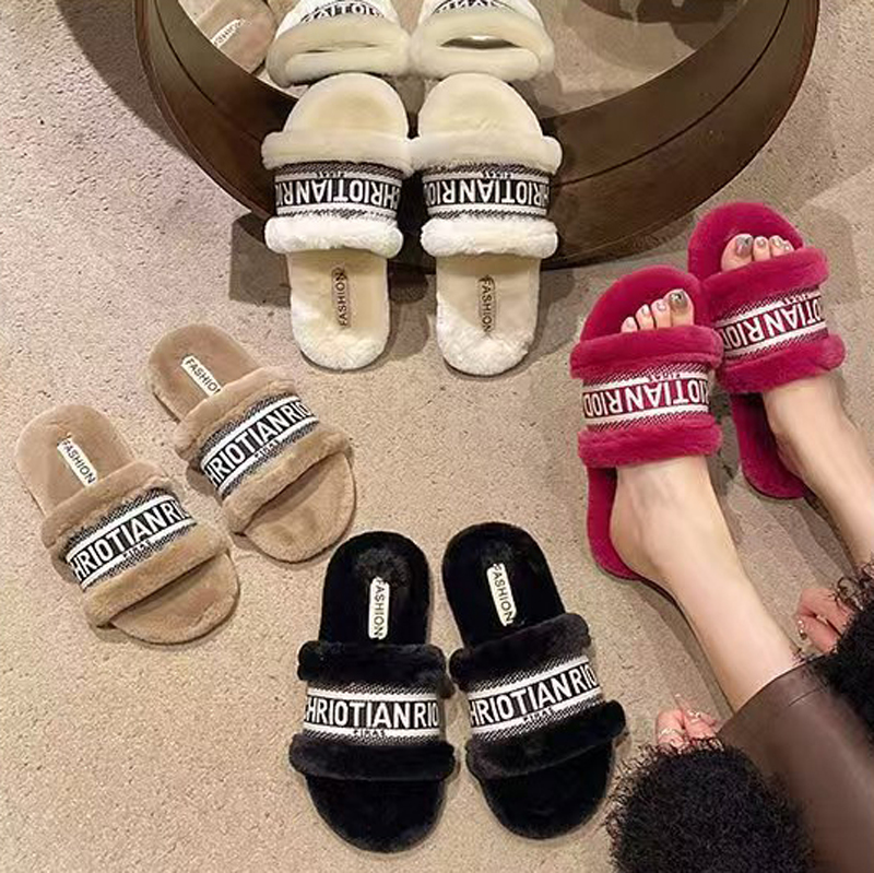 Designer Plush Cotton Slippers Fashion Anti slip Women's Slippers Women's Plush Indoor Warm Shoes Thick Luxury Slippers