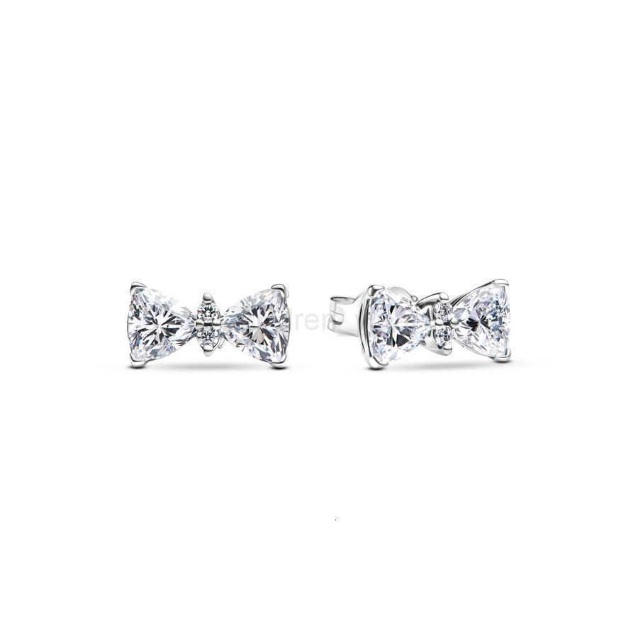 Disney 2025 Disney Mickey Mouse Earrings Ear Studs Suitable For Women Exquisite Accessories Delicate Jewelry Valentines Day Gift W20250725