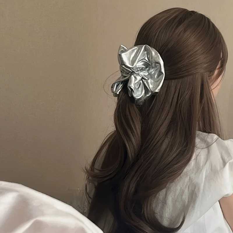 Medium Y2K Hair Band - Silver Elastic Sweet Simple Design Suitable for Valentines Day and New Year Party Accessories. Y250711