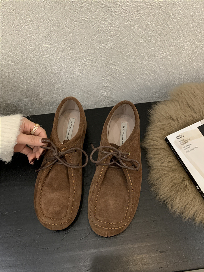 Chic Vintage-Inspired Canvas Boken Suede Slip-Ons: A Must-Have Fashion Accessory
