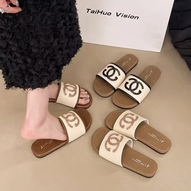 Luxury designer Flat Slippers Women 2025 Summer Velvet Crystal Metallic brand Shoes for Women Sandals Non-slip Bow Beach Flip-flops Slides Tories thon