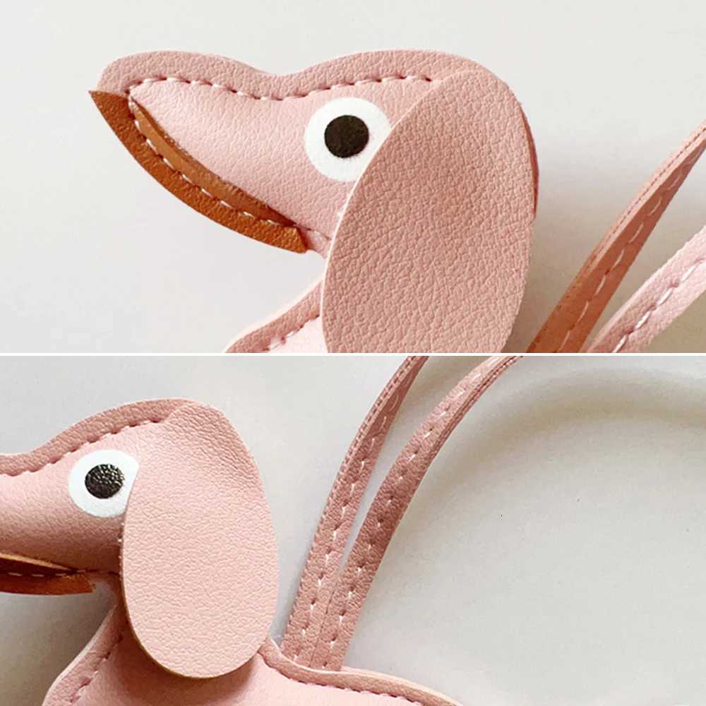Classic Cute Leather Puppy Dog Keychain Pendant Lovely Dachshund Bag Charm Phone Pendant Mens Car Key Ring Jewelry Accessories y250710