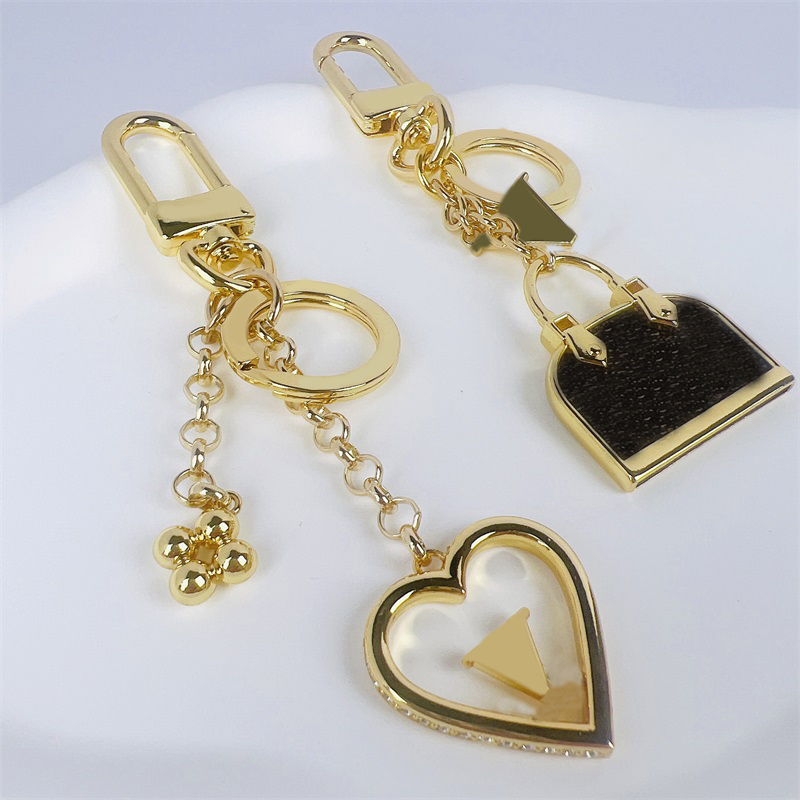 Keychain designer bag charm metal key chain metal leather casual bag accessories simple pendant heart fashion luxury keychain for women sh0374