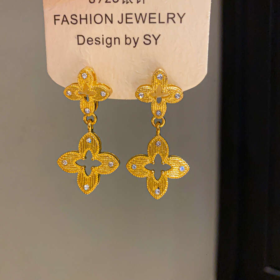 INS Luxury jewelry designer earrings For Women silver needle inlaid with diamonds hollowed out flower pendant high-end clover earrings exquisite simpl