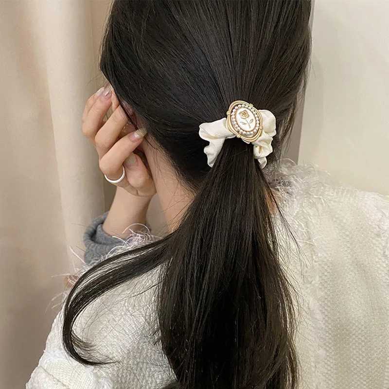 Hair ring French retro satin large intestine ring adult temperament hair accessories simple Joker Pearl balls hair rope. Y250711