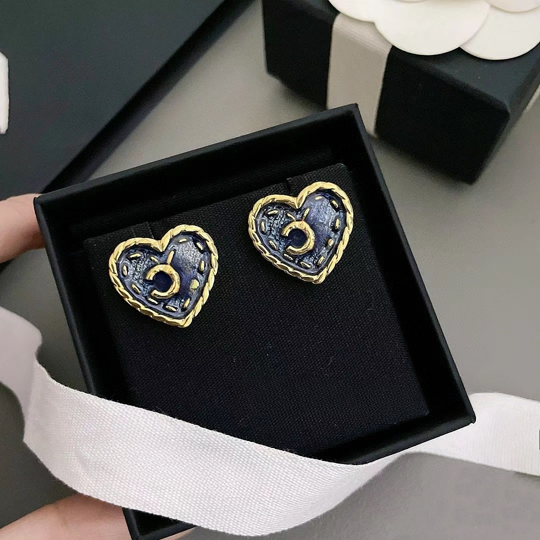 Simple Cute Girl Small Luxury Designer Enamel Letter Stud 18K Gold Silver Earrings 316L Stainless Steel Women Teenage Jewelry Christmas Gift Daily Outfit