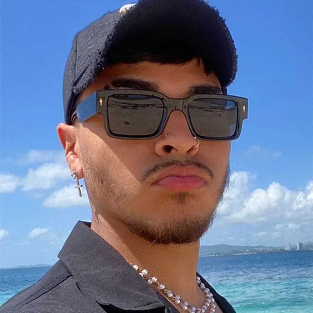 Retro Men Square Sunglasses For Men Vintage Luxury Rivet Designer Sunglasses Fashion Arrow S UV400 Eyees W250709