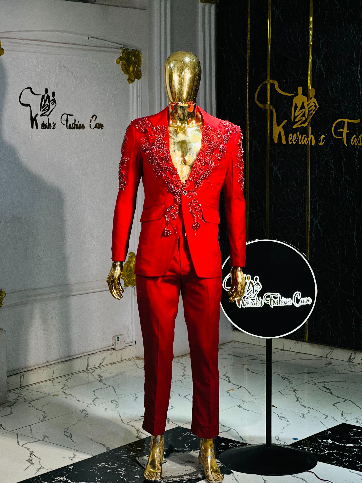 Elegant Men Suits 2 Pieces Appliques Crystal Notched Lapel Jacket Tailor-Made Blazer One Button Groom Evening Prom Party Customized Coat Pants Plus Si