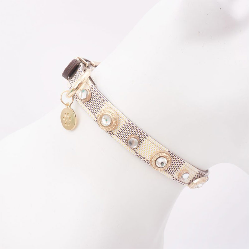 Dog collar leather strap featuring classic old-style dog design prints, made of PU leather, adjustable for dog or cat necks. Cute pet collar for poodl