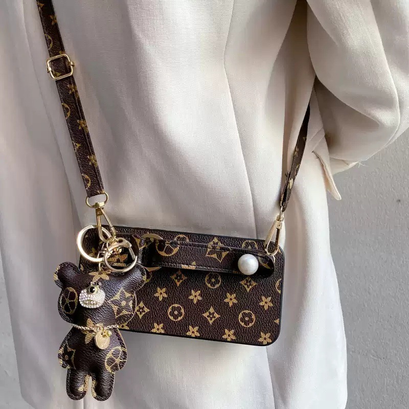 Luxury Trendy Brand Old Pattern Compatible with iPhone 15 Pro Pearl Wrist Strap 11 Apple 13 Phone Case 12 Highend 250711