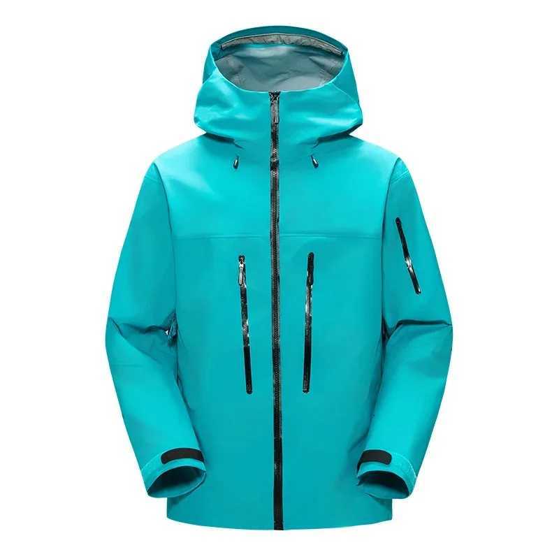 New Hiking Jacket Outdoor Sports Camping Mountaineering Fashion Mens Windproof British Wind Hooded Simple Storm Jacket W250711