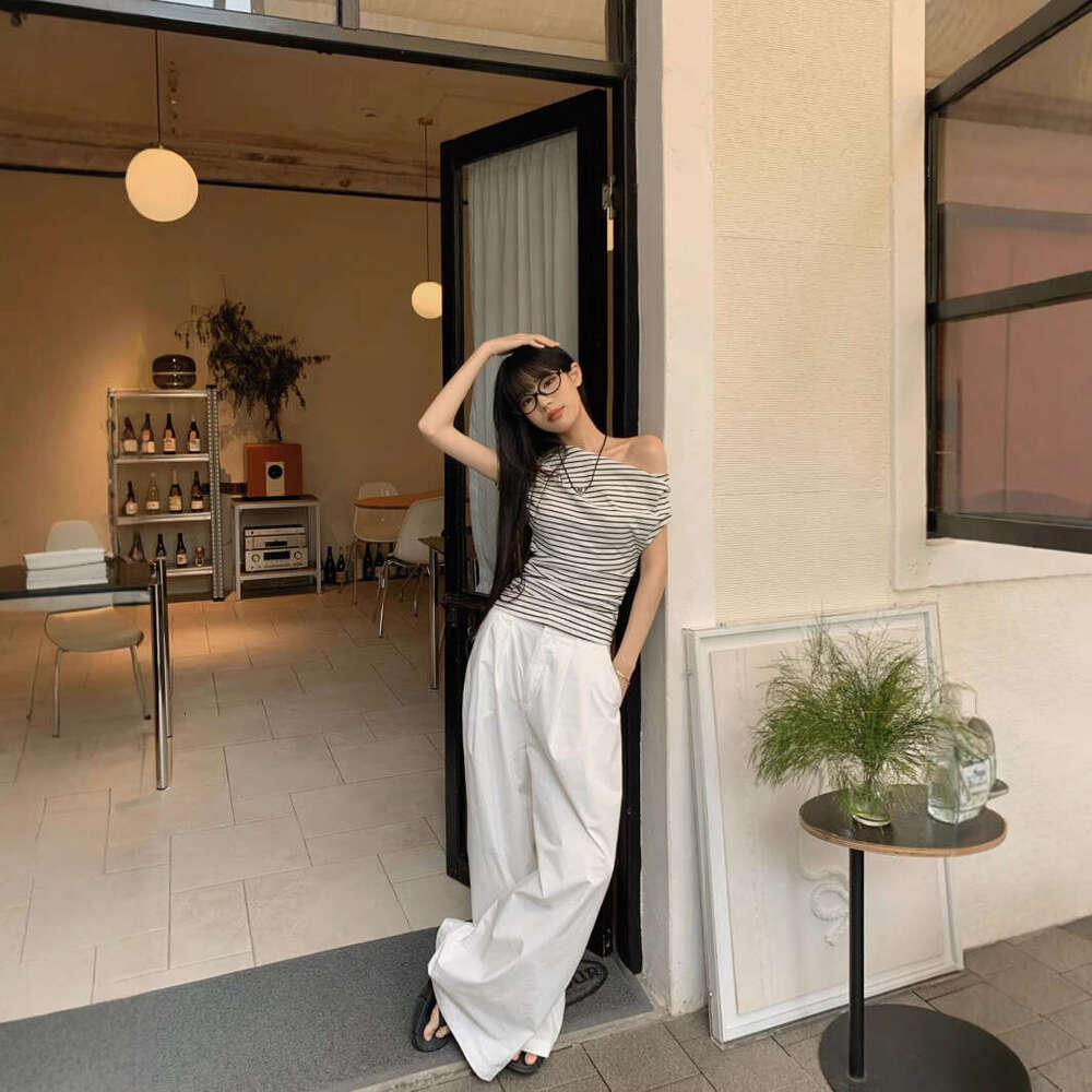 Design Sense Asymmetric Shoulder Short Sleeve T-Shirt For Women Summer New Style Slim Fit Off-Shoulder Striped Student Top B5