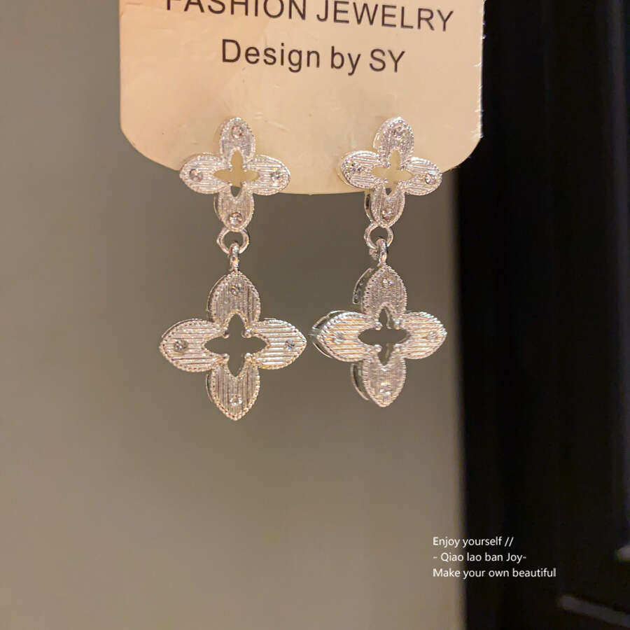 INS Luxury jewelry designer earrings For Women silver needle inlaid with diamonds hollowed out flower pendant high-end clover earrings exquisite simpl