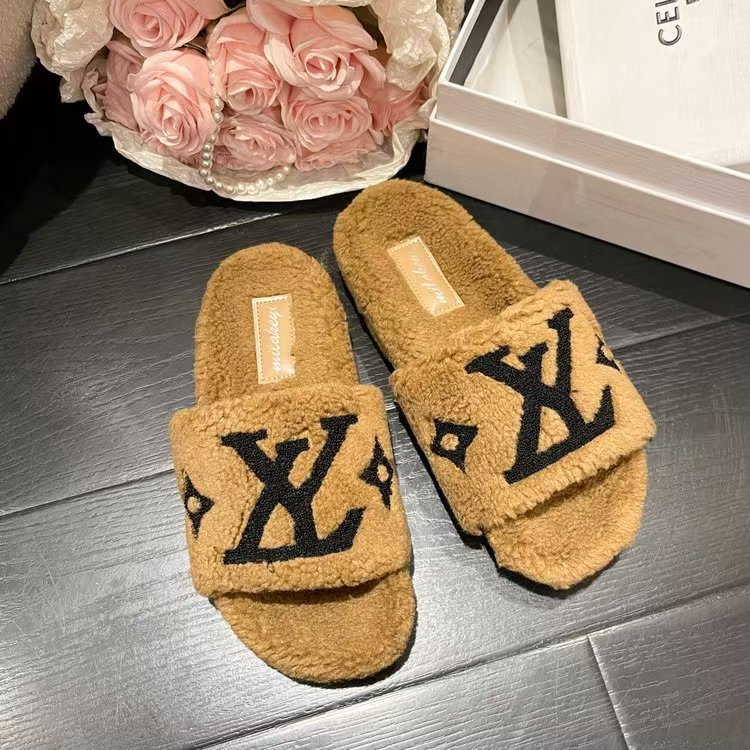 Designer Sandals plush Cotton Slippers Flip Flops Fashion Anti-Slip Female Slides Women Furry Fluffy Faux Fur Warm Indoor