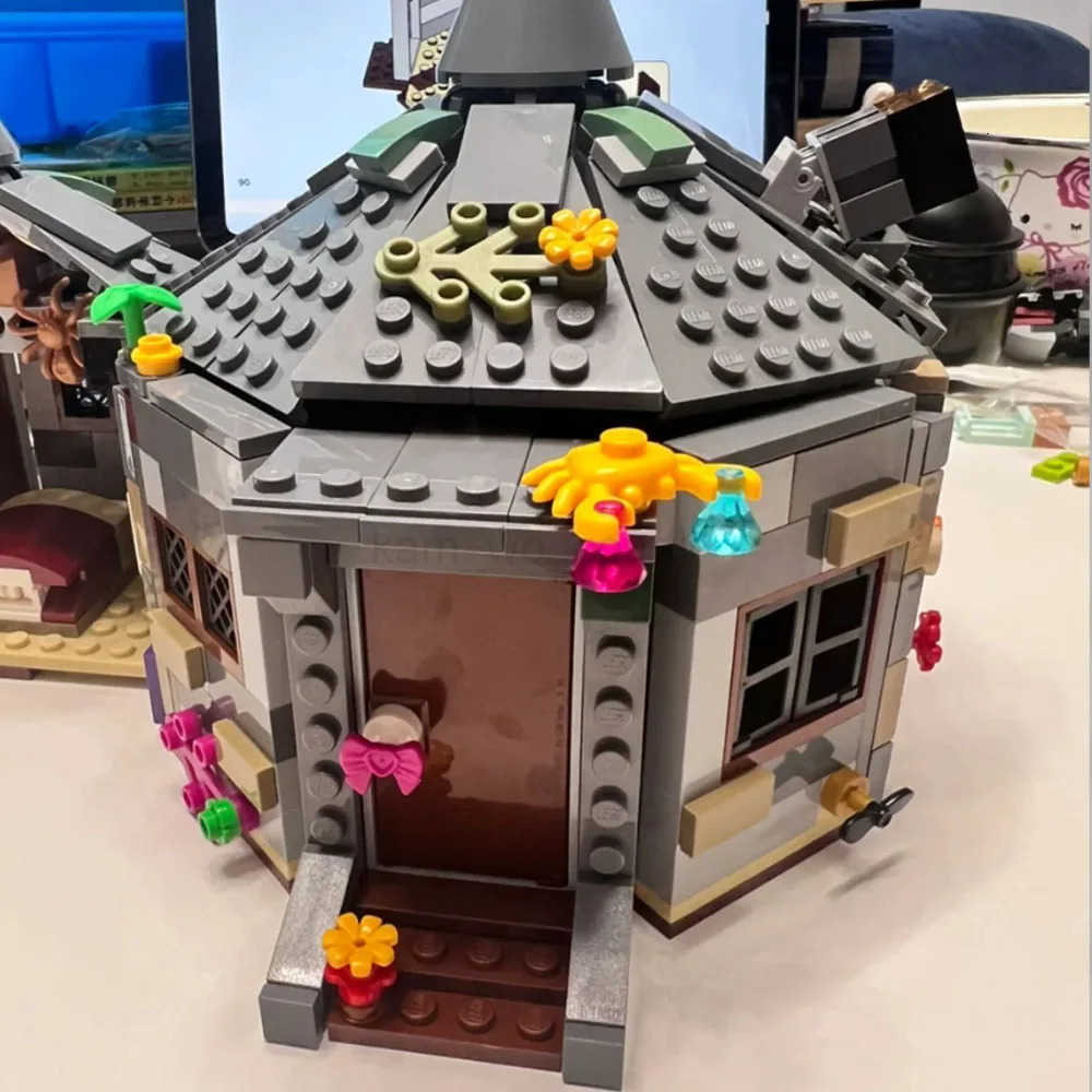 496Pcs MOC Movie Buckbeak Compatible Magical World House Building Blocks Children Toys Birthday Christmas Gift M250711