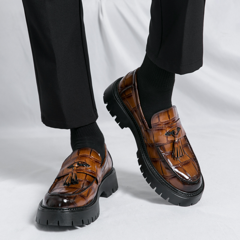 6321- New tassel thick soled high rise leather shoes British fashion business formal shoes hairstylist men's shoes big head round head casual lea