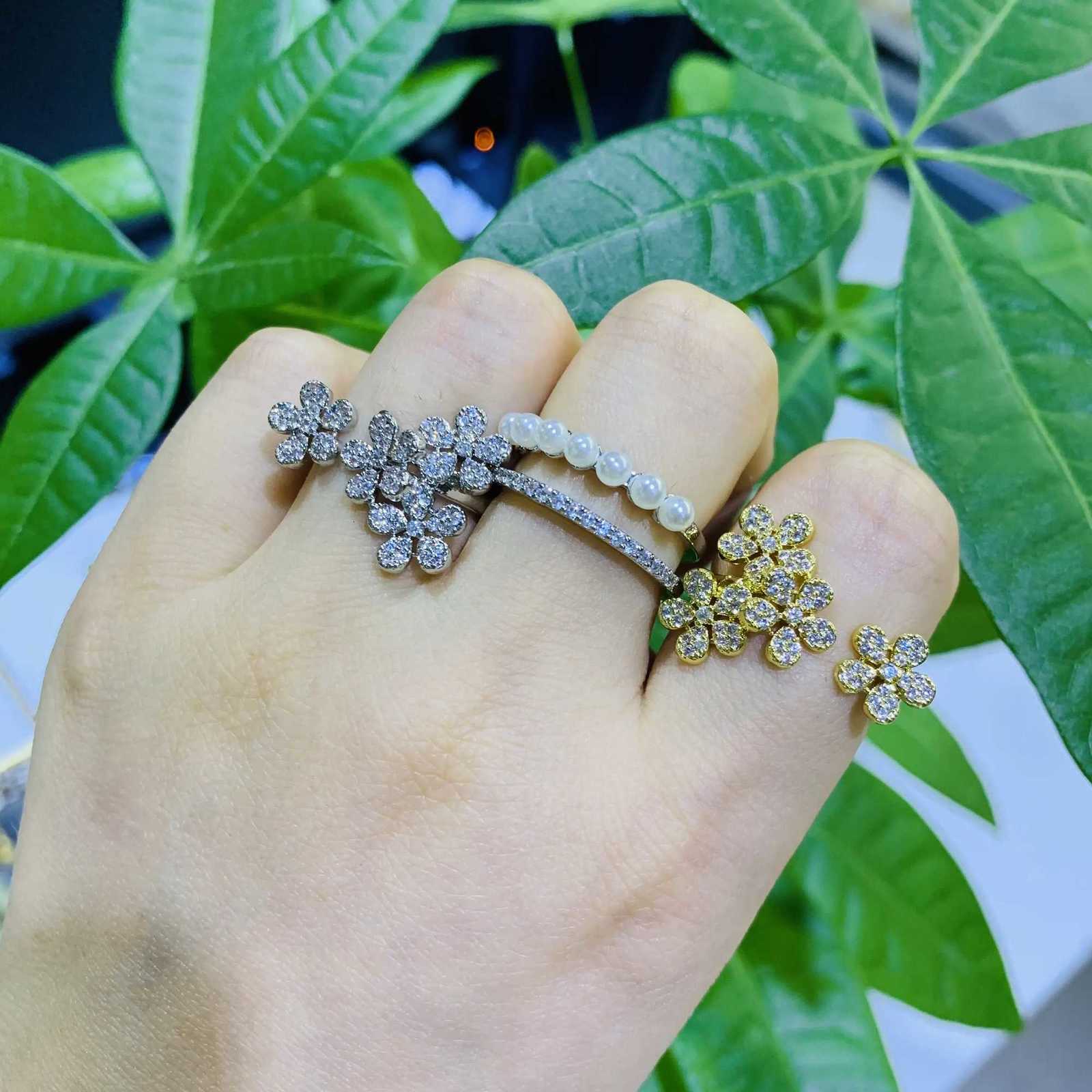 ZHUKOU romantic flower rings for women Cute delicate Women rings modern minimalist opening rings Christmas gift wholesale Y250711