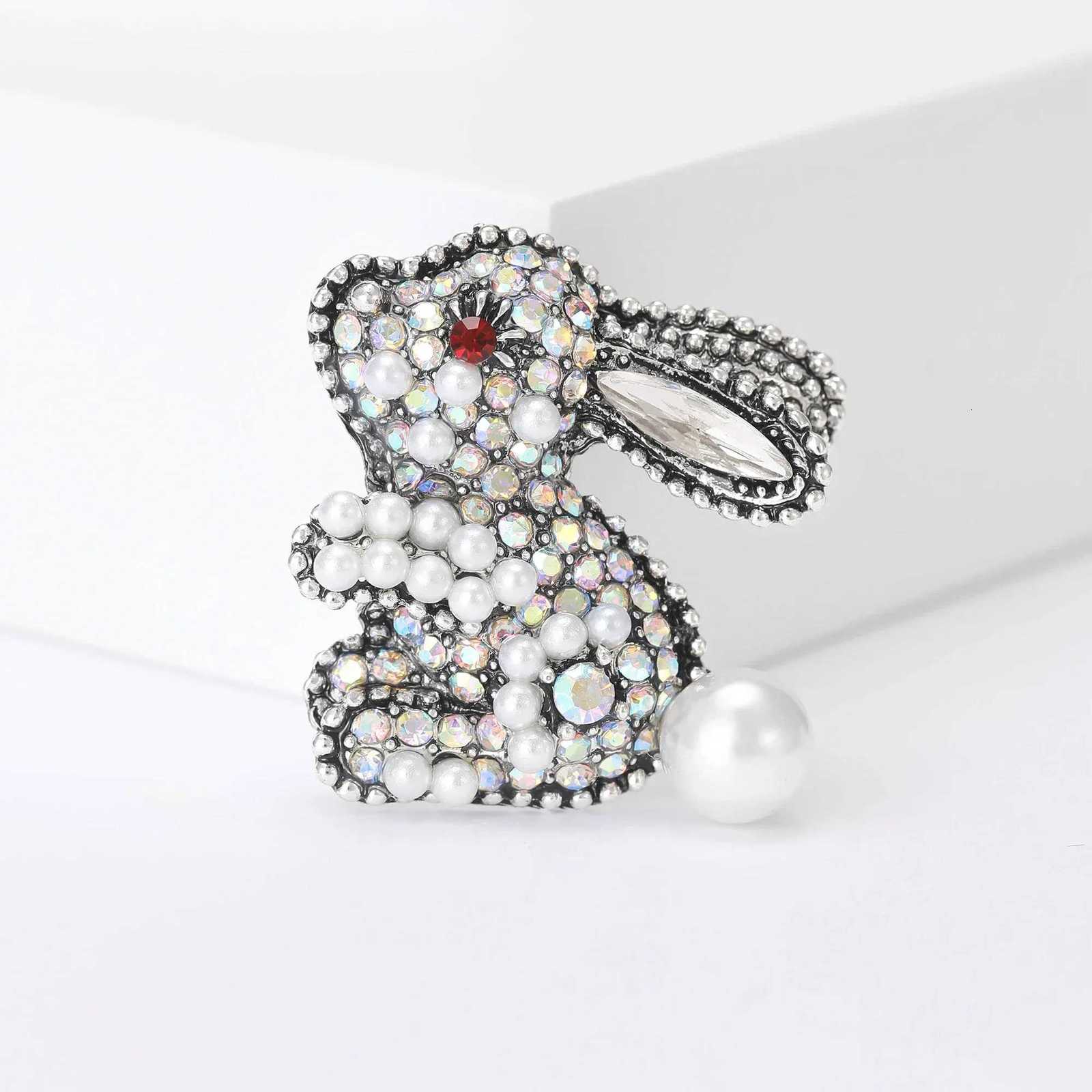 Shiny Rhinestone Rabbit Brooches for Women Unisex Animal Pins Multi-color Available Casual Party Accessories Gifts Y250711